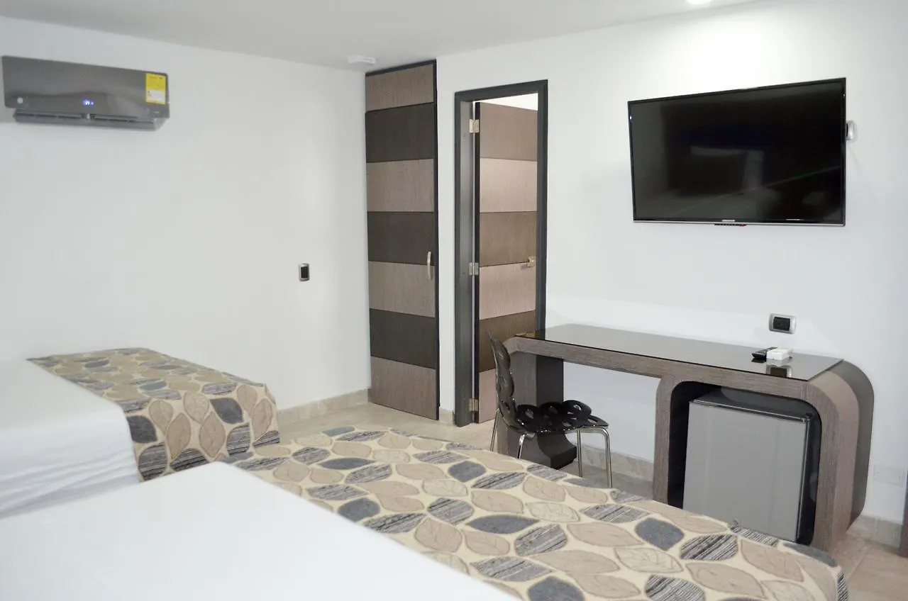 מדיין Hotel Parque 70